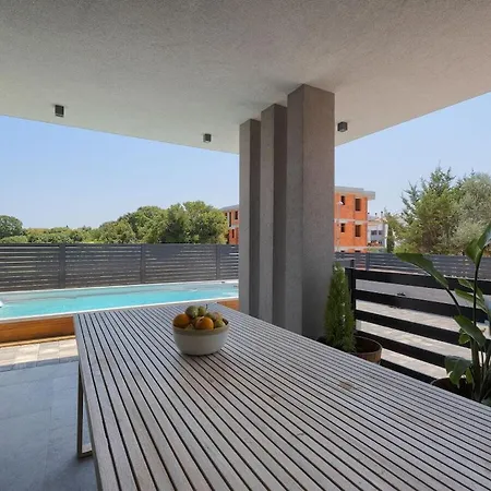 Villa In With Swimming Pool