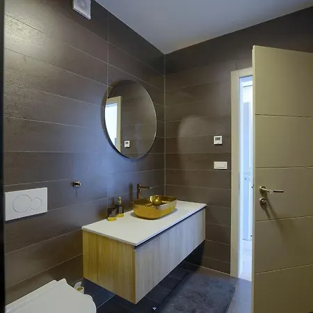 Villa In With Swimming Pool