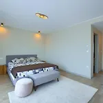 Villa In With Swimming Pool Pula
