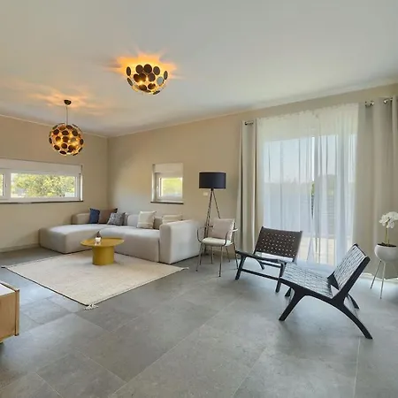 In With Swimming Pool