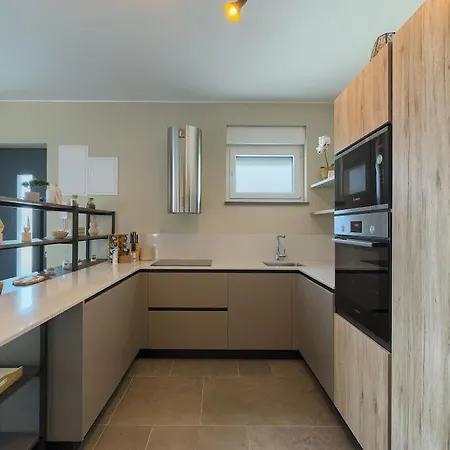 In With Swimming Pool * Pula