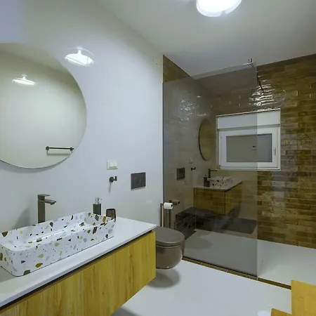 Villa In With Swimming Pool *