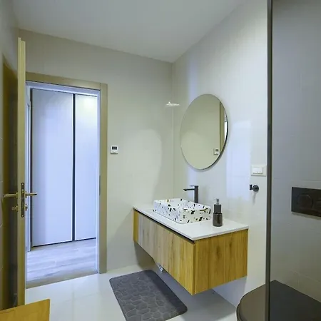 Villa In With Swimming Pool Pula