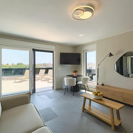 In With Swimming Pool