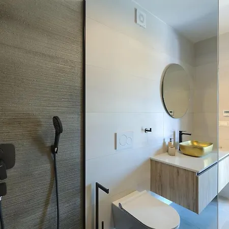 In With Swimming Pool