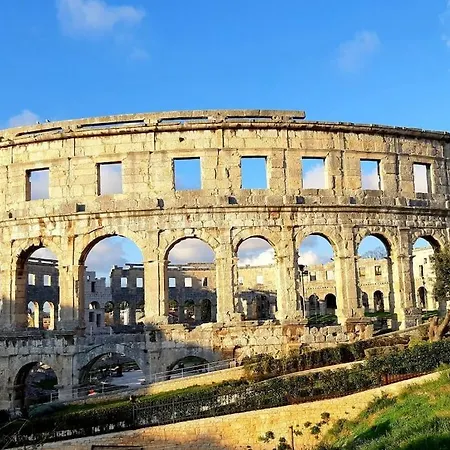 In With Swimming Pool *