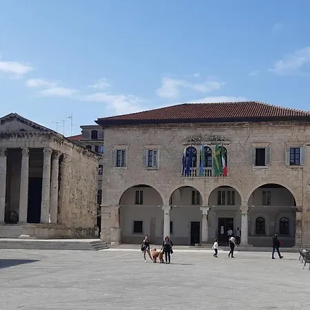 In With Swimming Pool Pula