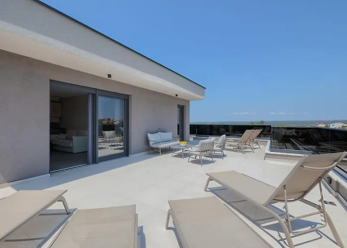 Villa In With Swimming Pool