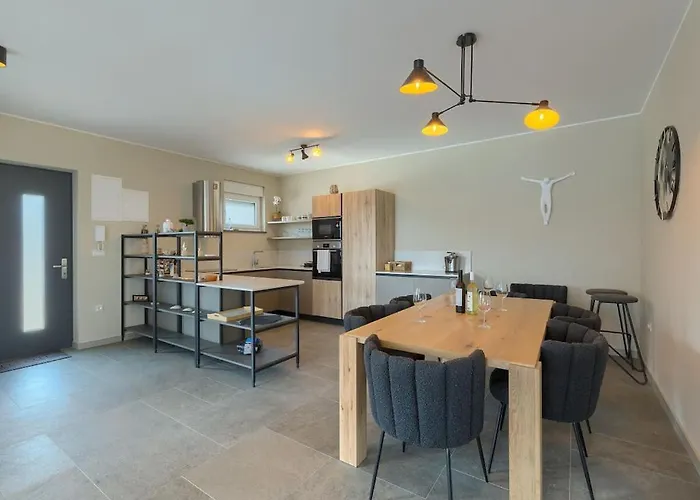 In With Swimming Pool * Пула