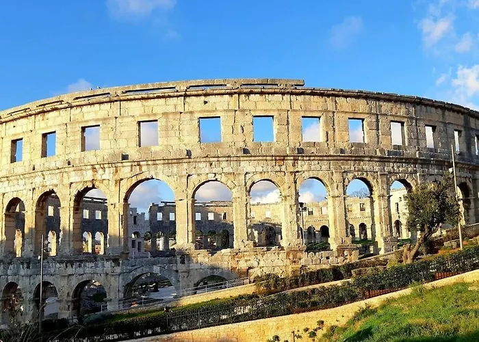 In With Swimming Pool *