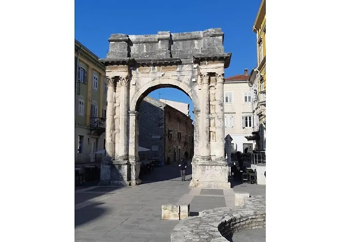 In With Swimming Pool * Пула