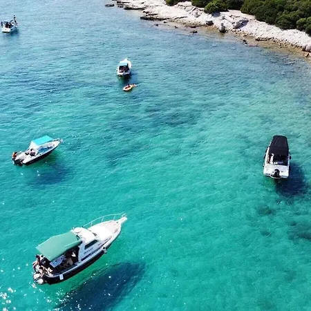 In With Swimming Pool Βίλα